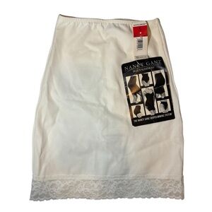 Nancy Ganz Original Hipslip S cream fitted lace hem detail built in underwear